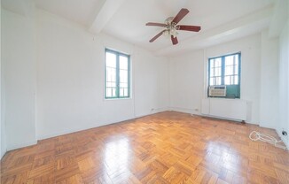 44 METROPOLITAN OVAL