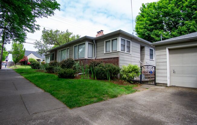 Beautiful 3-Bedroom Duplex in West Moreland Ready Now!