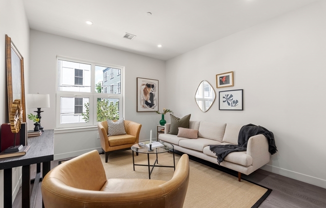 2 beds, 1 bath, 853 sqft, $3,250, Unit 411