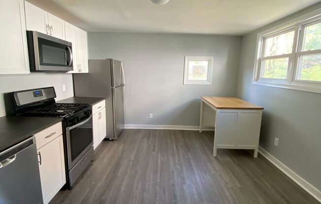 AVAILABLE MAY - BEAUTIFUL 2 BEDROOM HOME W/ RECENT RENOVATIONS!