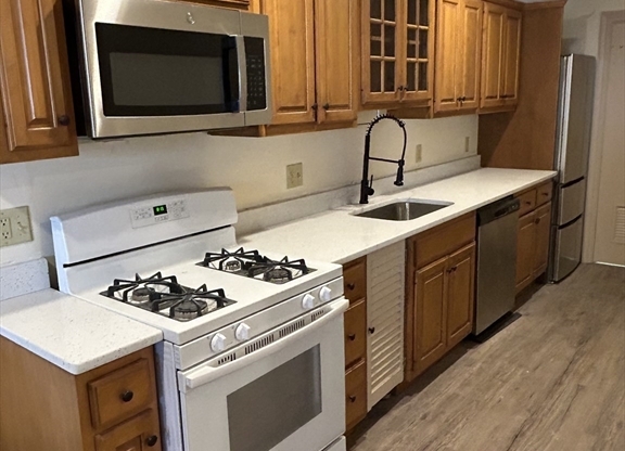 1 bed, 1 bath, 750 sqft, $2,295, Unit 3