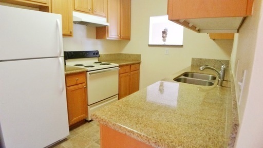 1 bed, 1 bath, 750 sqft, $1,795, Unit 35R