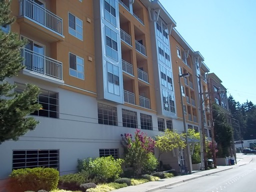 Beautiful Unit in Downtown Bellevue!