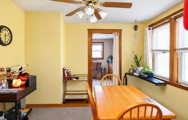 2 beds, 1 bath, 900 sqft, $2,300, Unit 2