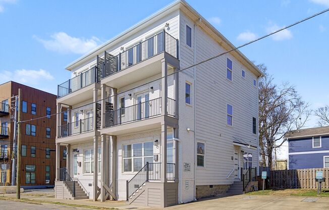 Modern Living in Downtown Nashville!