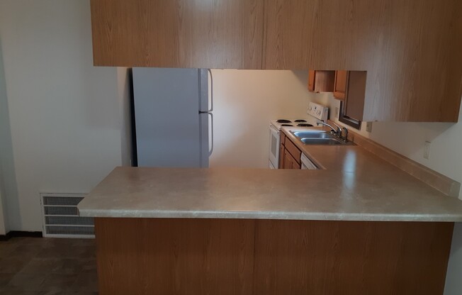 3 beds, 1 bath, 1,114 sqft, $1,150, Unit 1011 North Dakota