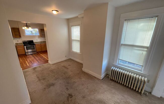 2 beds, 1 bath, $1,450, Unit 1st Floor