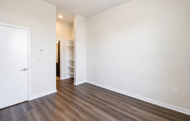 2 beds, 1 bath, 983 sqft, $2,950, Unit 113