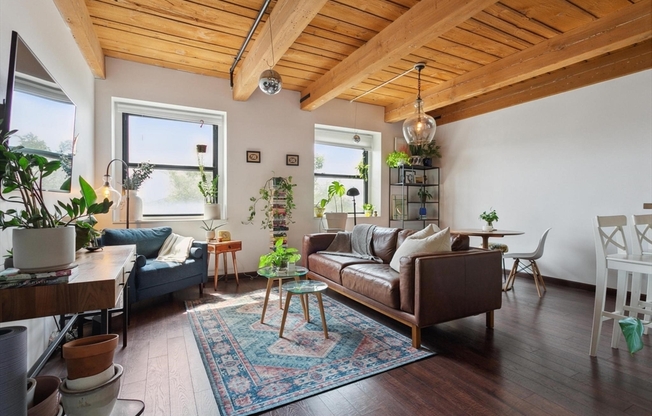 1 bed, 1 bath, 732 sqft, $3,500, Unit 216