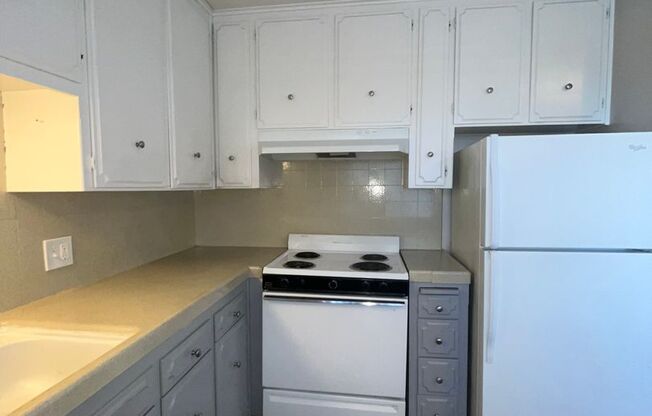 1 bed, 1 bath, 720 sqft, $1,100, Unit 19