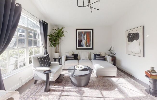 Nice 3 bedroom 2 bath with screened-in lanai in St Petersburg