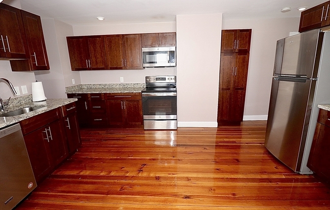 262 SHIRLEY ST