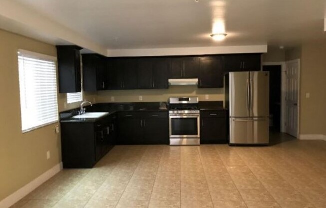 2024 1/2 E 74 ST