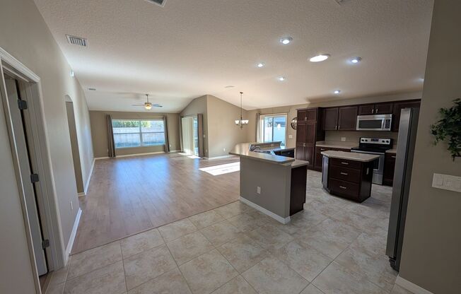 NEW LVP FLOORS! Fairmont Villa Minutes to Brownwood Paddock Square