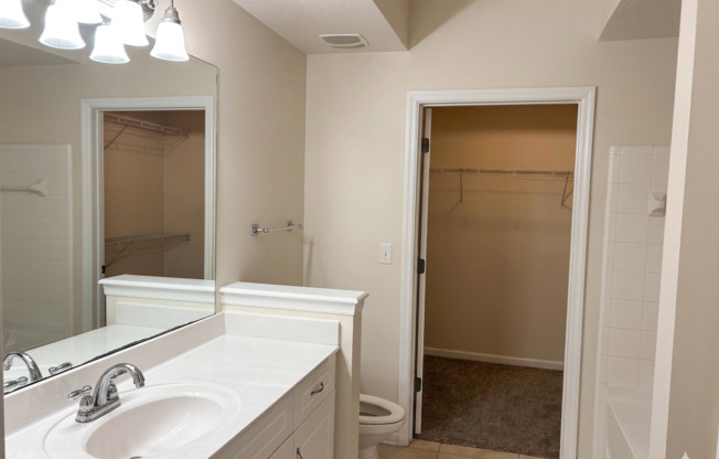 2 beds, 2 baths, $1,695, Unit 206
