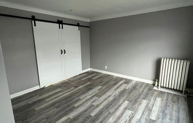 2 beds, 1 bath, $1,350, Unit Unit 2 (Upper)