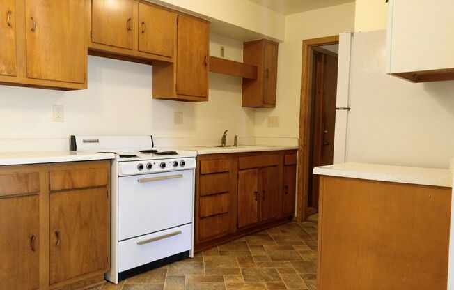 3413-3439 South 26th Street -White Swan