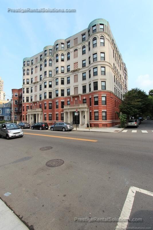 881 Massachusetts Ave