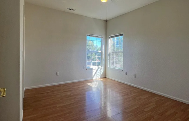 4545–4567 Morrison Rd – Cozy & Affordable Studio and 1-Bedroom Apartments in Denver!