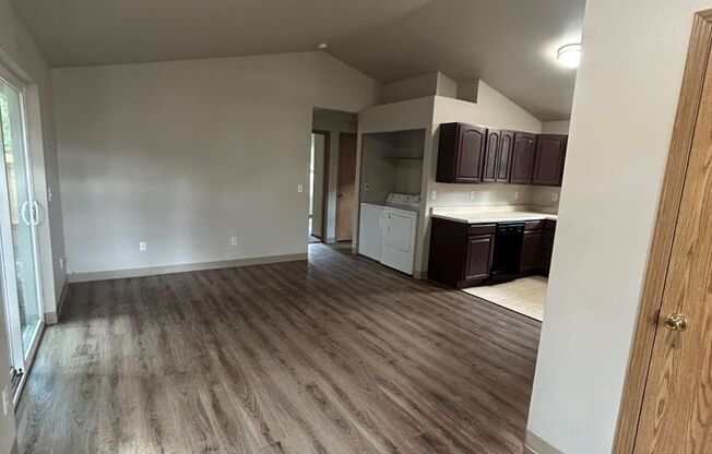 2 beds, 1 bath, $1,495