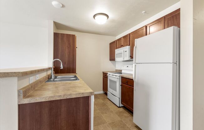 Studio, 1 bath, 450 sqft, $1,075, Unit 614