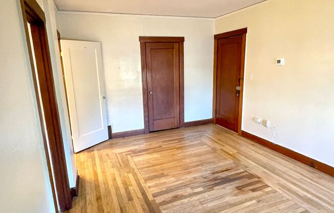 Studio, 1 bath, 389 sqft, $895