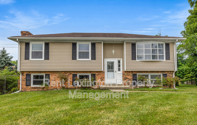 315 S EAGLE CRK DR