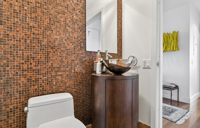 2 beds, 2.5 baths, 1,560 sqft, $12,500, Unit 2801