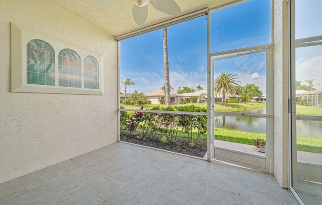 ~ Lake View 1st Floor Condo - 2/2 - Golf Included ~