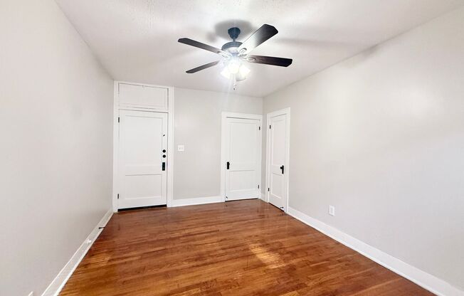 2 beds, 1 bath, $1,195, Unit B3601