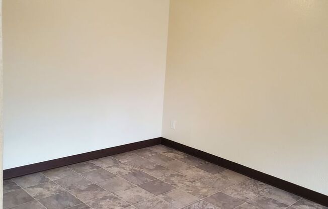2 beds, 1 bath, 992 sqft, $1,425, Unit 1632-154