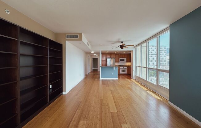 Modern 2 Bed, 2 Bath Condo in the Heart of the Marina District