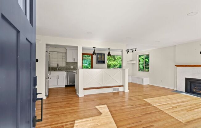 16253 13 AVE SW