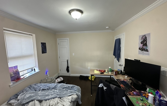 3 beds, 1.5 baths, 1,100 sqft, $3,350, Unit A