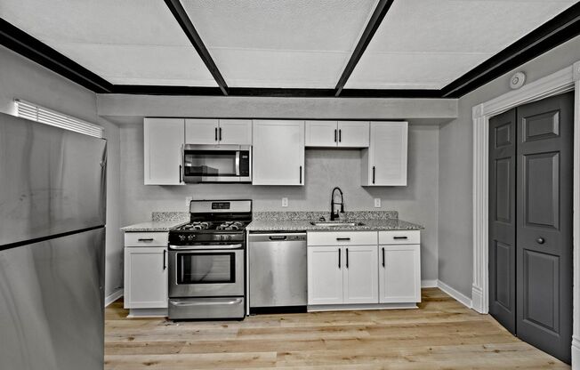 Gorgeous 4 bedroom home in Pittsburgh available now!