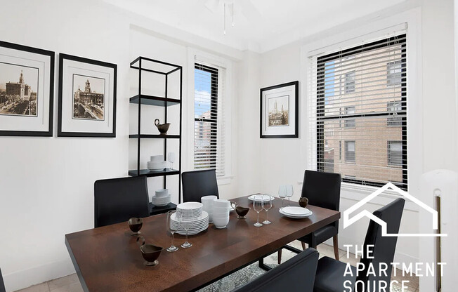 2756 N Pine Grove Ave, Chicago IL 801