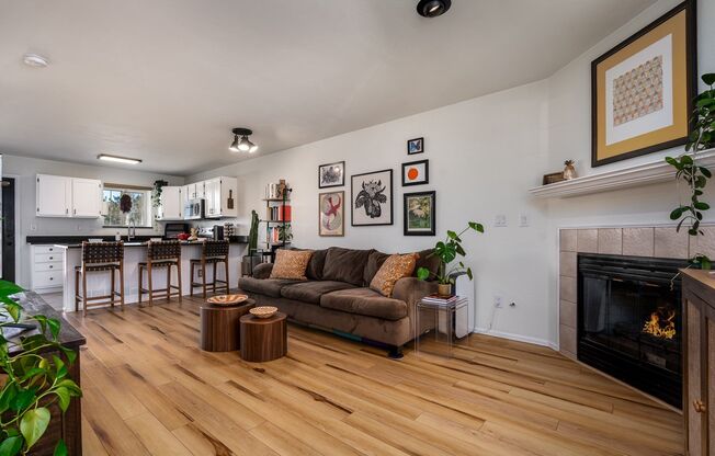 Stunning Townhome with Mountain Views in Ravencrest Condominiums!