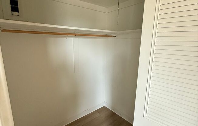 2 beds, 2 baths, 1,772 sqft, $2,200, Unit Old King Edward 61