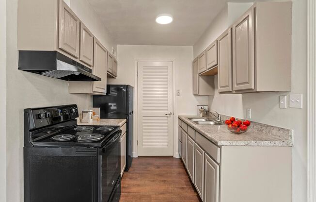 1 bed, 1 bath, 700 sqft, $1,000