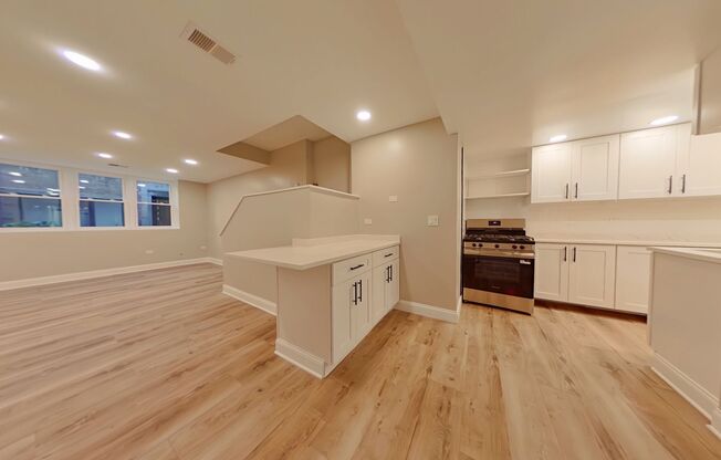 1 bed, 1 bath, 810 sqft, $2,400, Unit 1313 G