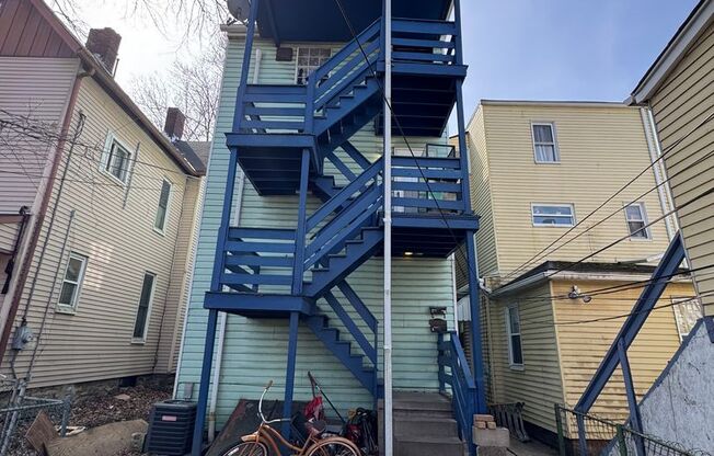 542 5th Avenue (Full Service)