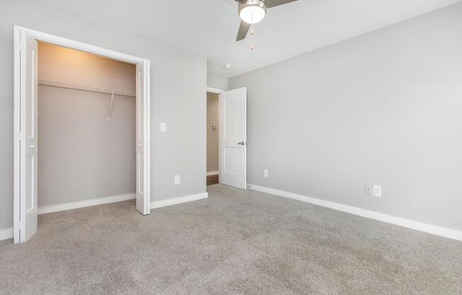 1 bed, 1 bath, 893 sqft, $1,600