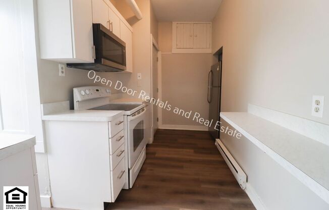 2 beds, 1 bath, 750 sqft, $749, Unit Apt 101