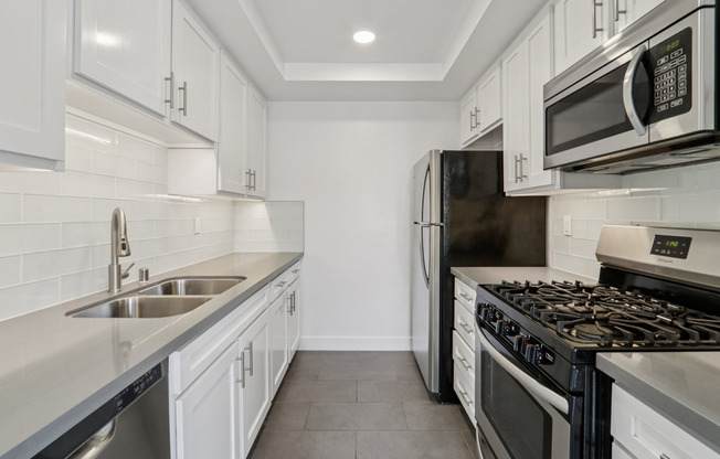 1 bed, 1 bath, 675 sqft, $2,898, Unit 102