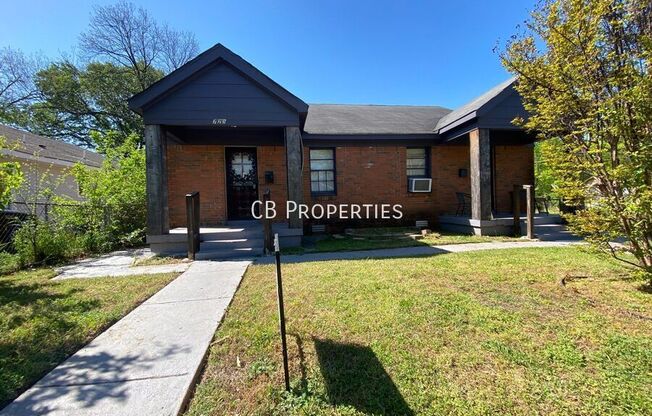 723 ROANOKE AVE