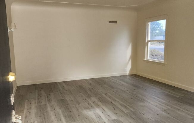 Country Home Between Empire and Waterford- 3 Bedroom 1 Bathroom With Central Heat And Air