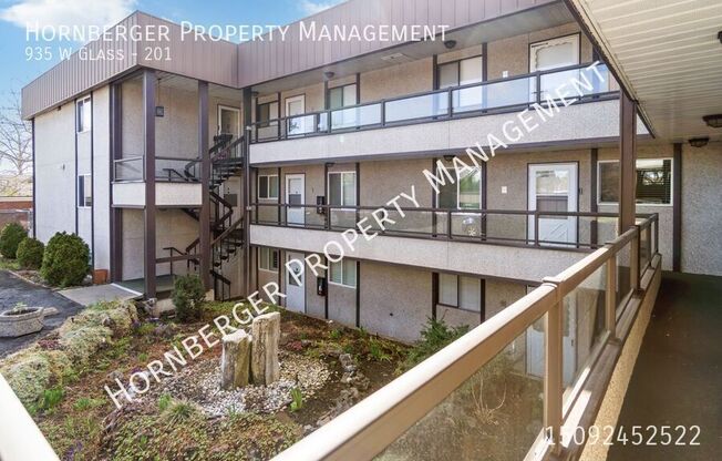 935 W GLASS AVE