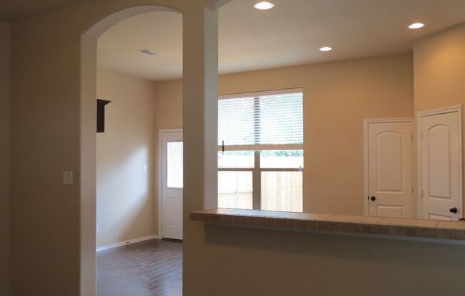 3/2.5/2 Wood Like Tile & Carpet Mix / Interior Washer& Dryer Connections / Fenced in Backyard / CISD