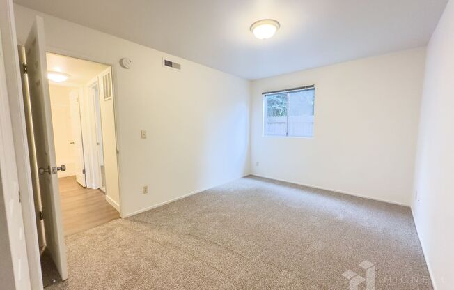 2 beds, 1 bath, 900 sqft, $1,325, Unit 18