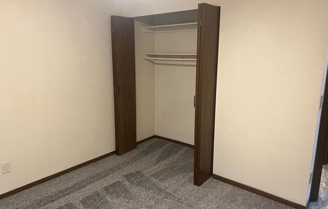 2 beds, 1 bath, $1,295, Unit 506